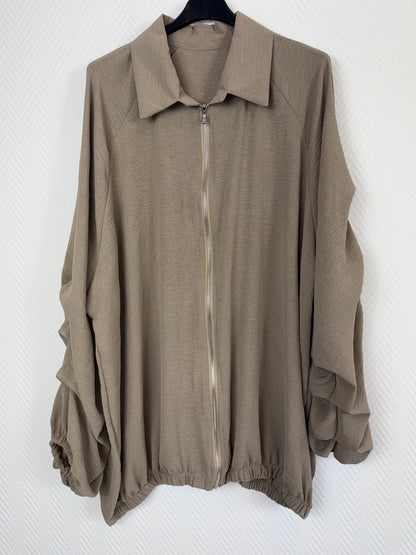 Bomber jasje met gesmokte mouwen 48/50/52