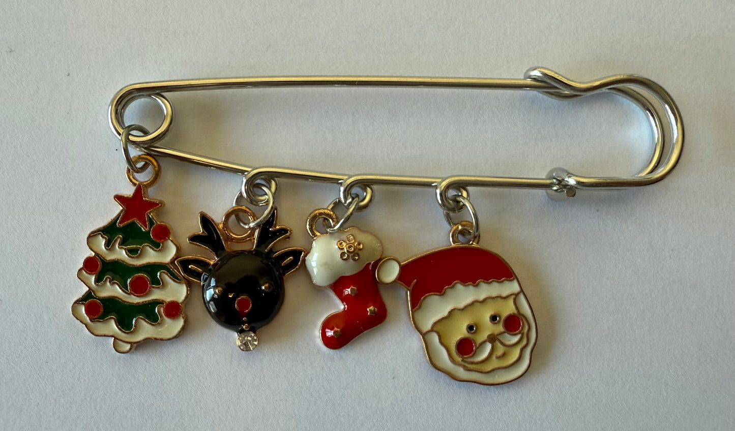 Kerst spelden voor een vest/sjaal of als broche