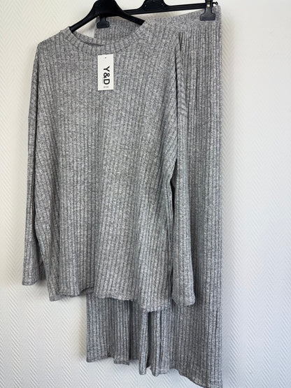 Pak Mies 46/48/50